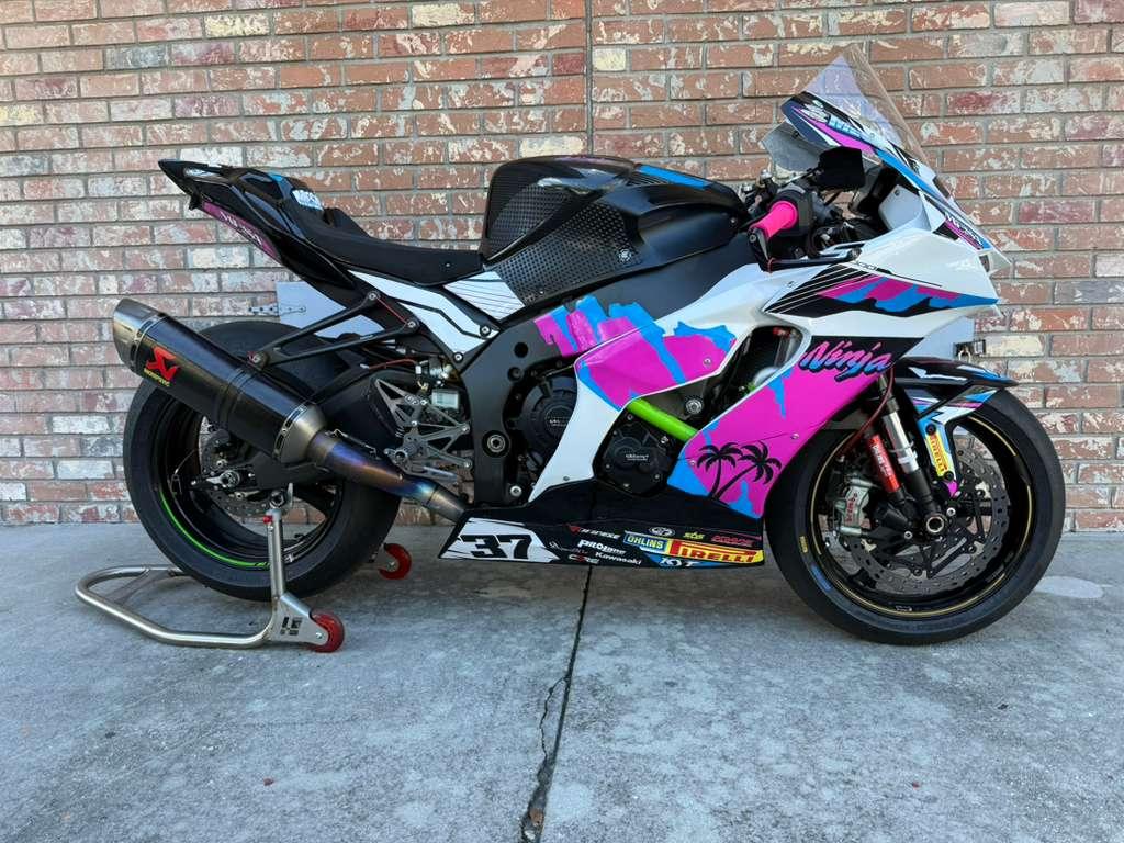 Kawasaki Ninja ZX-1000RR – Premium Track / Performance Build 2024 1